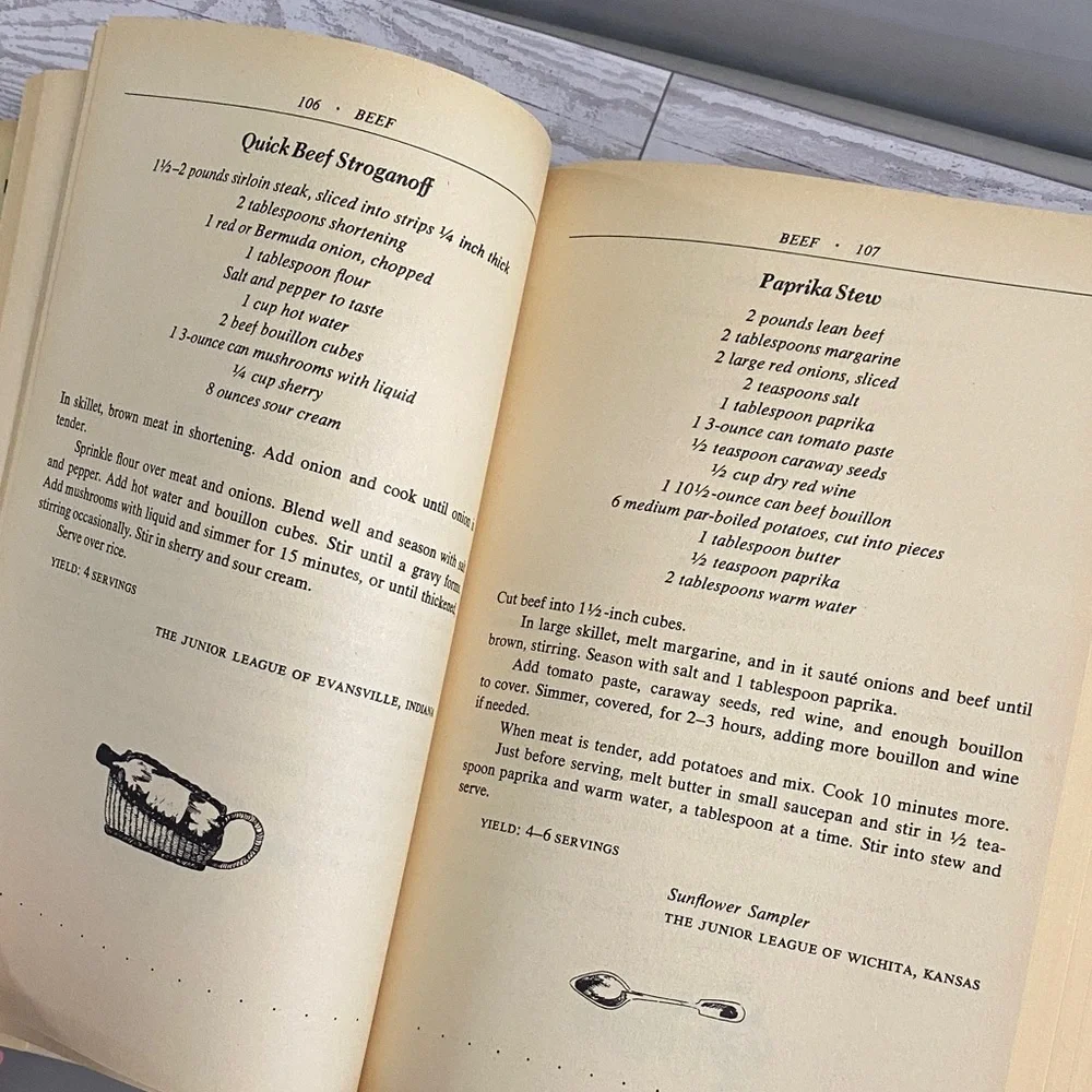 The Midwestern Junior League Cookbook Vintage Heartland Recipes Hardcover